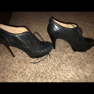 Black leather Nine West Platform Heels